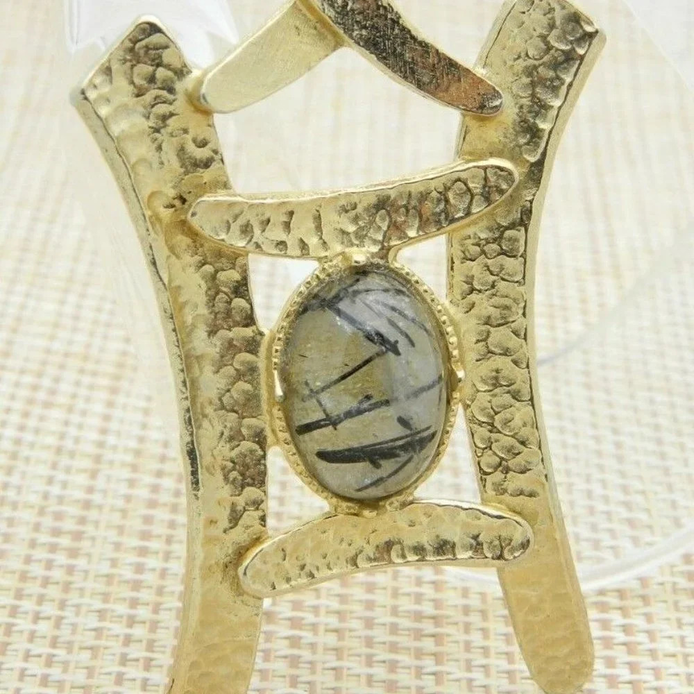 Picasso Stone Cabochon Asian Themed Gold Tone